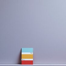 Dlaczego kolor na ścianie różni się od wzornika i jak uniknąć typowych błędów malarskich