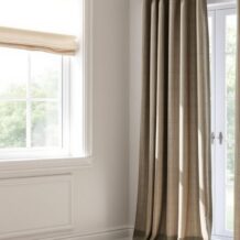 Firany do parapetu czy do podłogi — jak dobrać długość dla funkcjonalności i stylu wnętrza